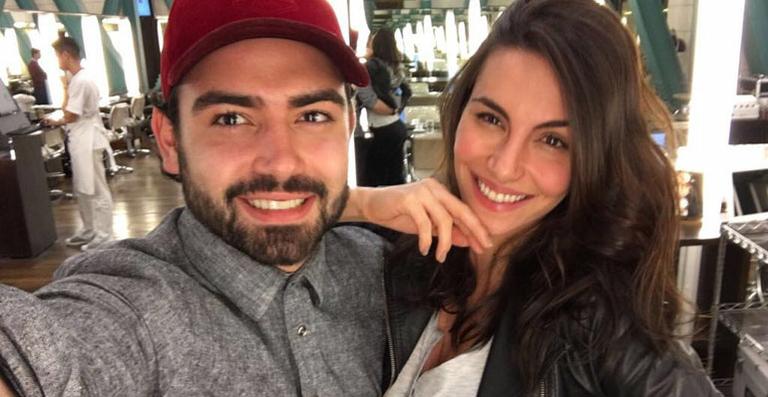 Mel Fronckowiak renova o visual para nova série