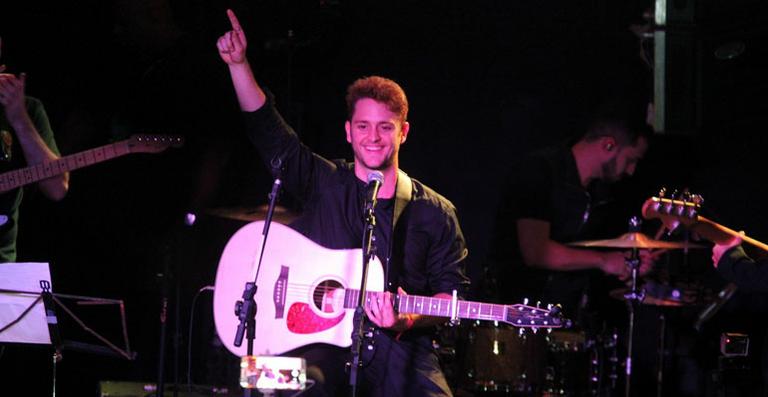 Ex-RBD Christopher Uckermann faz show no Rio de Janeiro