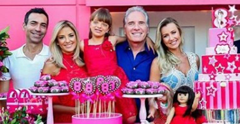 Roberto Justus mostra boneca que deu de presente para Rafa e choca fãs: “Parece uma criança de verdade”
