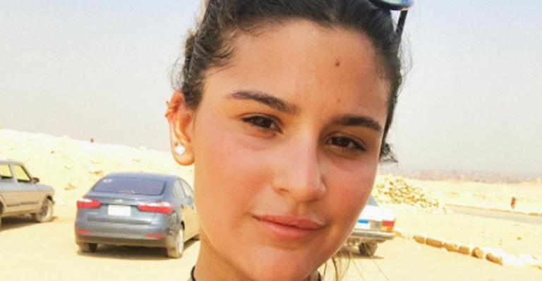 Viajando o mundo, Giulia Costa enfrenta calor de 50°C no Egito