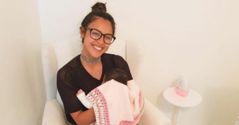 Yanna Lavigne leva a filha, Madalena, para tomar a 1° vacina e revela nervosismo: “Coração na mão”