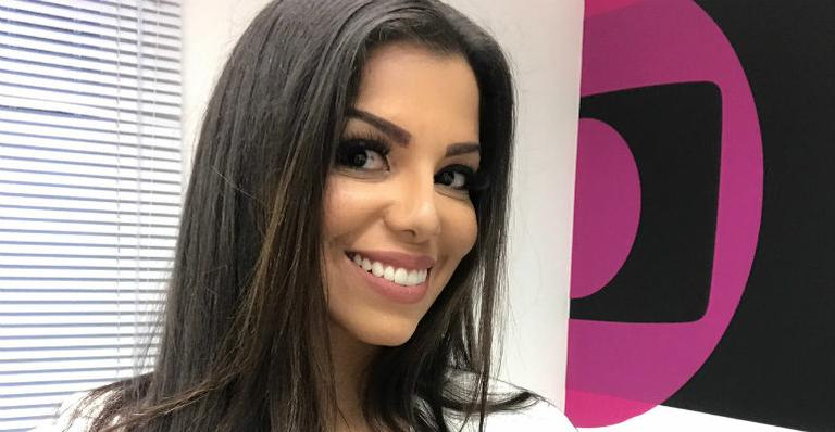 Após participação especial em ‘Pega Pega’, Evelyn Regly se prepara para estreia no teatro