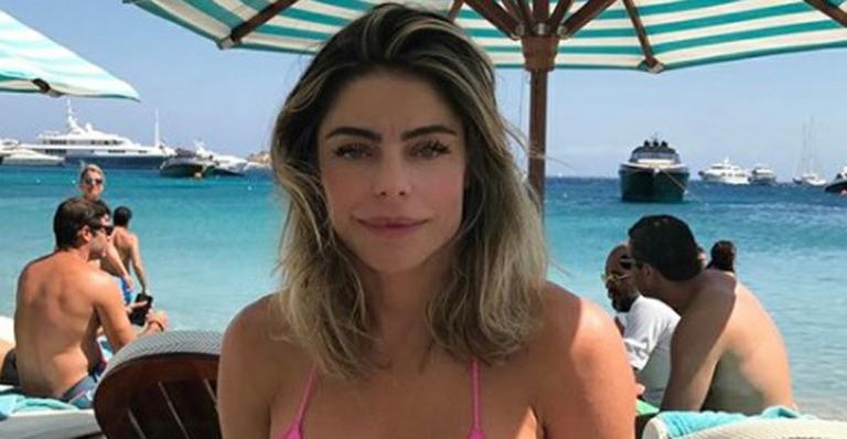 Daniella Cicarelli curte férias com o namorado gato na Grécia e esbanja boa forma de biquíni