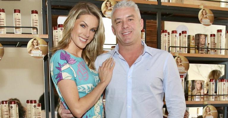 Ana Hickmann lança linha de cosméticos com o amado, Alexandre