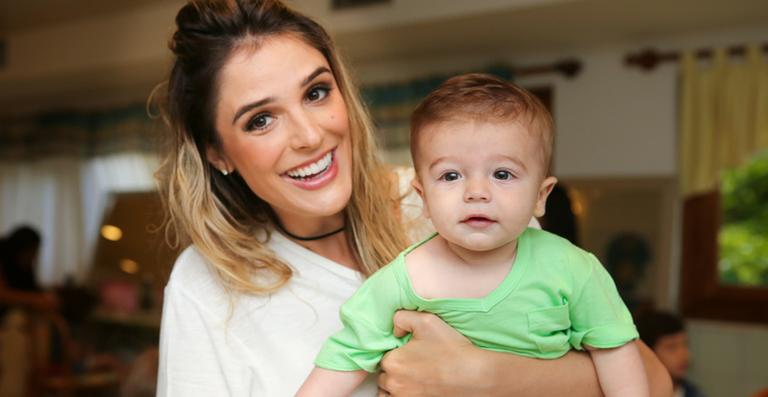 Rafa Brites celebra semelhança com o filho de 6 meses: “Alguém tá ficando a cara da mamãe”