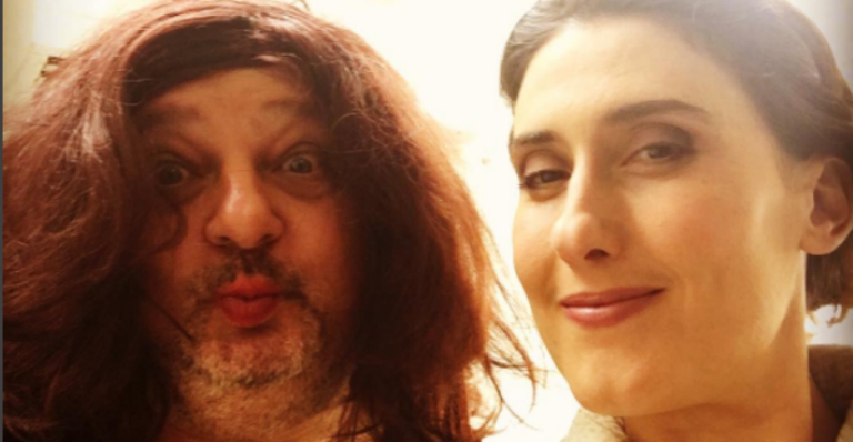 Érick Jacquin surge fantasiado de Paola Carosella