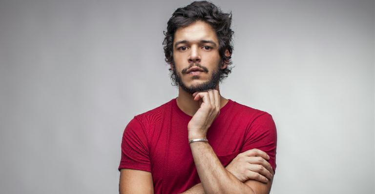 Pedro Lamin entra em ‘Sob Pressão’ e se envolve com personagem de Marjorie Estiano
