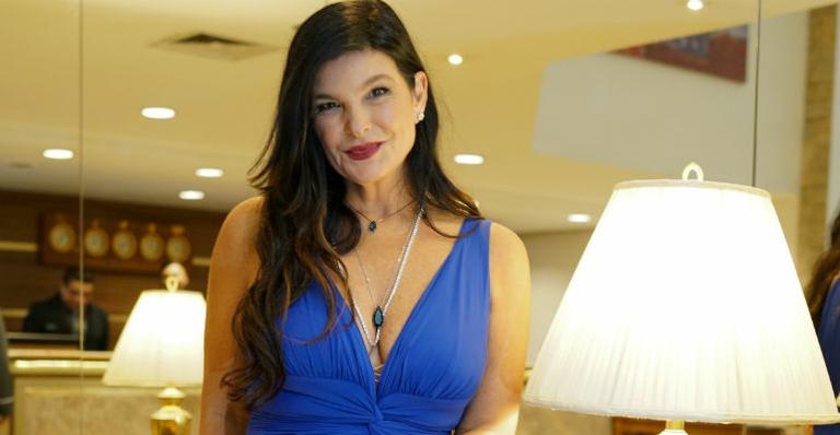 Cristiana Oliveira lança sua coleção de semi joias