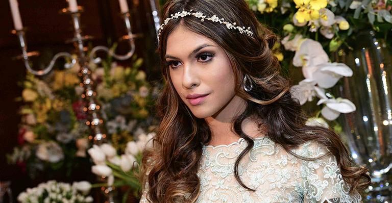 Três vestidos, famosos e muito luxo: saiba como foi a festa de 15 anos da ex-Carrossel Fernanda Concon