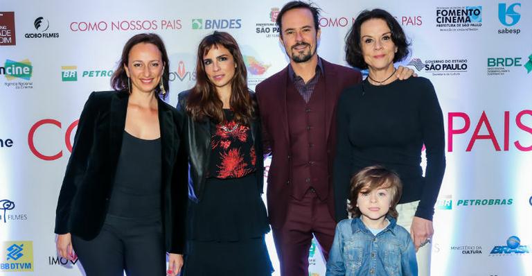 Maria Ribeiro, Paulo Vilhena e Clarisse Abujamra prestigiam première em SP