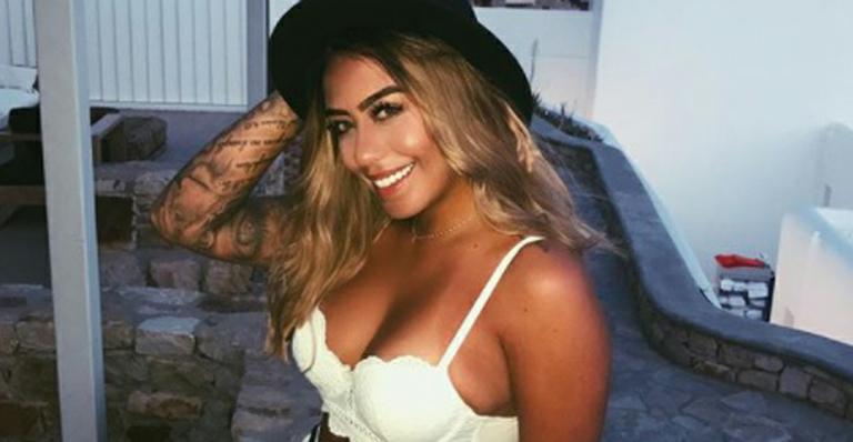 Rafaella Santos, irmã de Neymar, curte férias na Grécia sem a companhia de Bruna Marquezine