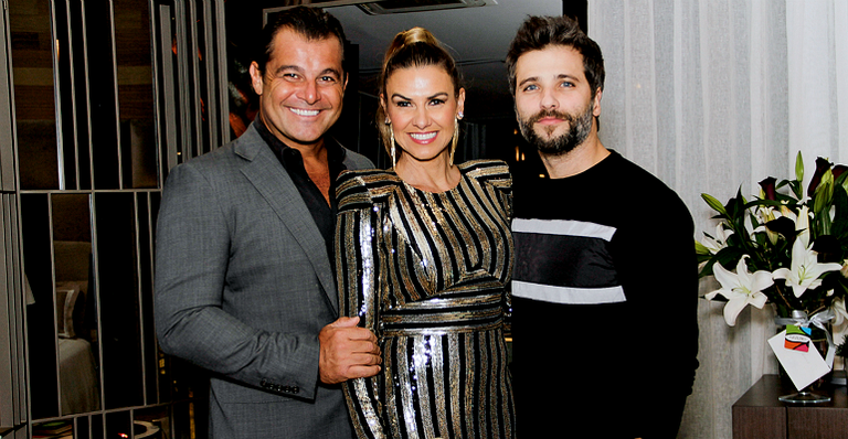 Bruno Gagliasso prestigia mostra de decoração