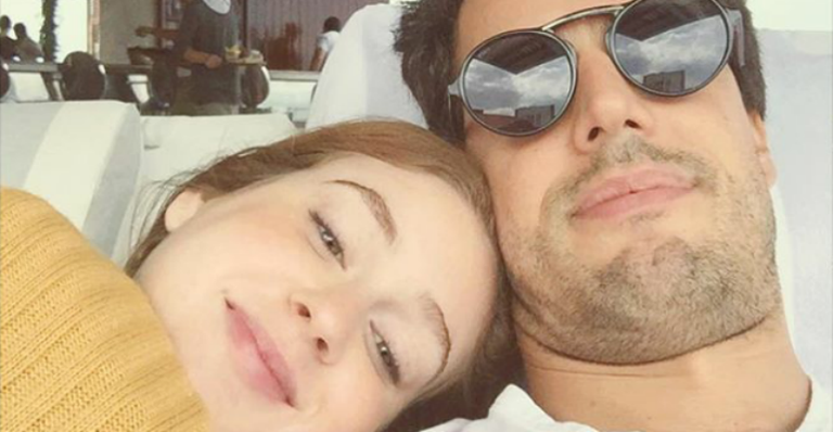 Prestes a se casar, Marina Ruy Barbosa posa sem maquiagem com o noivo