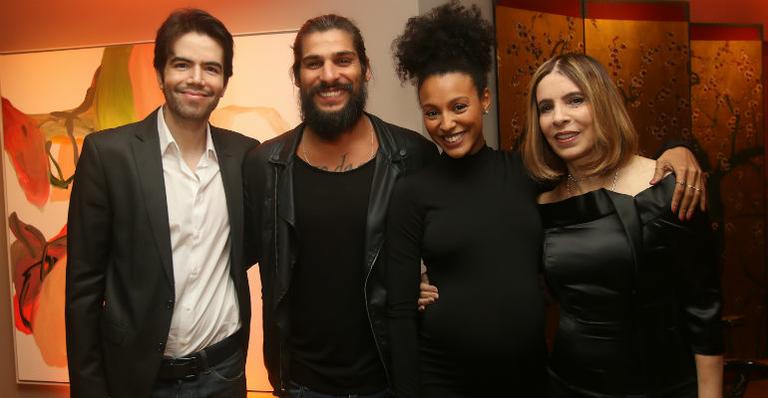 Time de vips celebra aniversário de Liège Monteiro