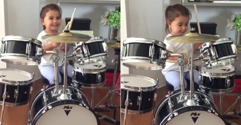 Deborah Secco mostra Maria Flor tocando bateria: “Morrendo de orgulho”