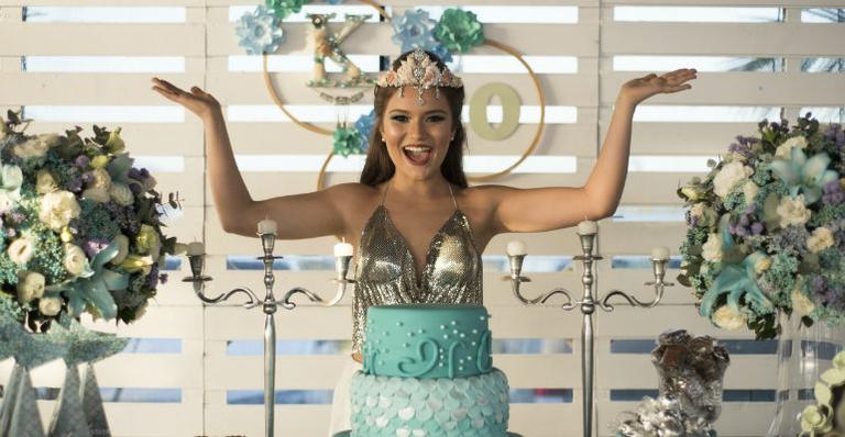 Karize Brum celebra seus 20 anos com festa temática