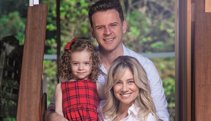 Com o clã, Juliana Baroni mostra tour em sua fazenda