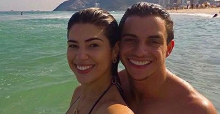 Vivian Amorim anuncia fim de namoro com Manoel Rafaski