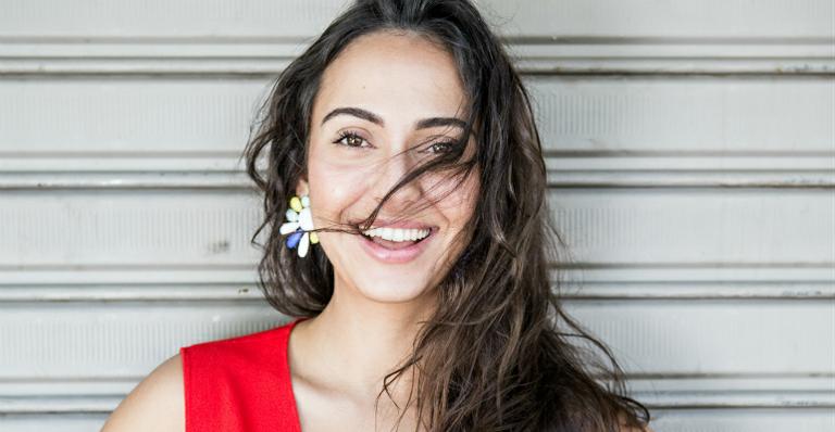 Após ‘Pega Pega’, Julia Mendes faz sucesso com vídeos de humor