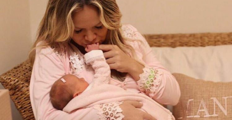 Eliana mostra presente que Luan Santana enviou a Manuela