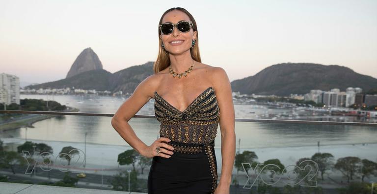 Sabrina Sato é apresentada como musa de camarote na Sapucaí
