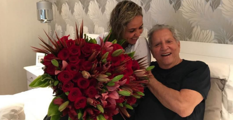Carlos Alberto de Nóbrega parabeniza a amada, Renata: “Obrigado por me trazer de volta a paz”