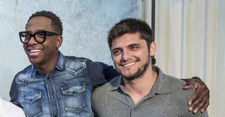 Bruno Gissoni mostra a herdeira, Madalena, gargalhando com Mumuzinho