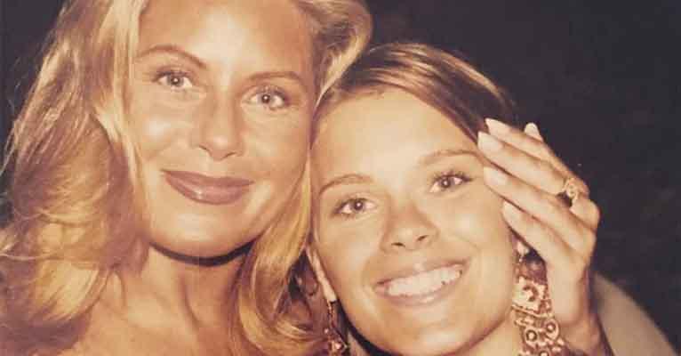 Vera Fischer relembra Laços de Família em foto nostálgica com Carolina Dieckmann: “Minha filhota”