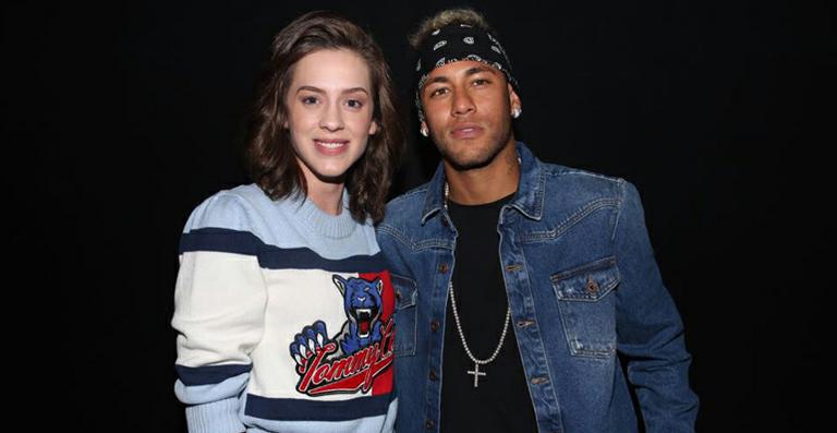 Sophia Abrahão e Neymar curtem desfile em Londres