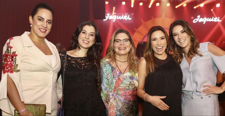 Irmãs Abravanel se reúnem em evento da empresa da família