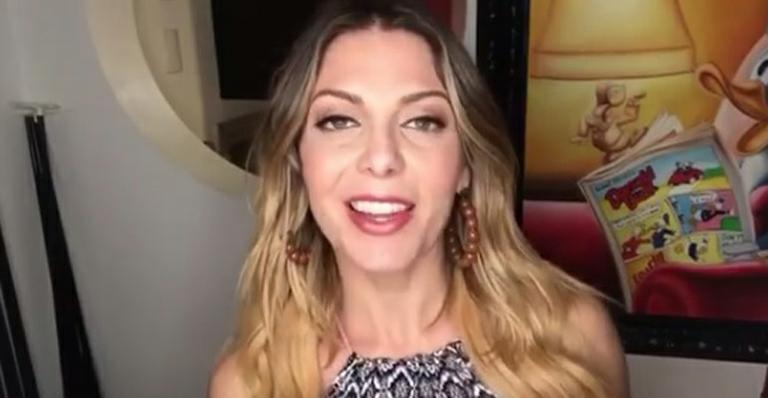 Sheila Mello exibe barriga trincada nas redes sociais: “Determinação”