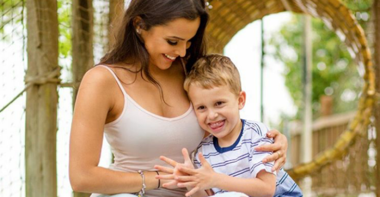 Emilly Araújo faz ensaio com o sobrinho e se derrete: “Dou minha vida pela tua”