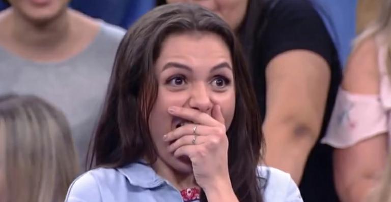 Mônica Iozzi fica constrangida com pergunta sobre sexo no ‘Altas Horas’