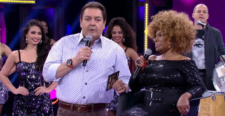 Faustão solta frase polêmica sobre vida de Elza Soares: “Quanto mais apanha, mais cresce”