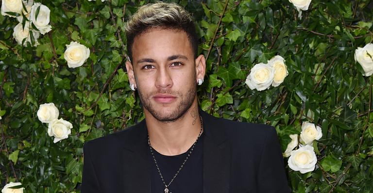 Tá namorando? Neymar Jr. despista sobre vida de solteiro em Paris