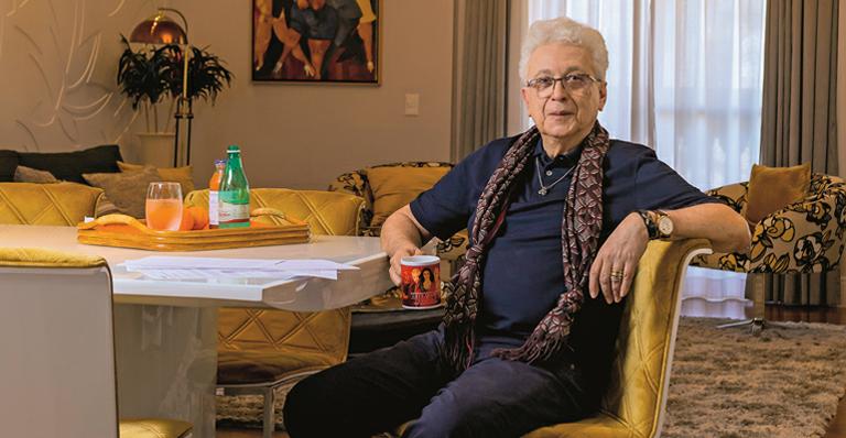 Conheça o luxuoso apartamento de Aguinaldo Silva