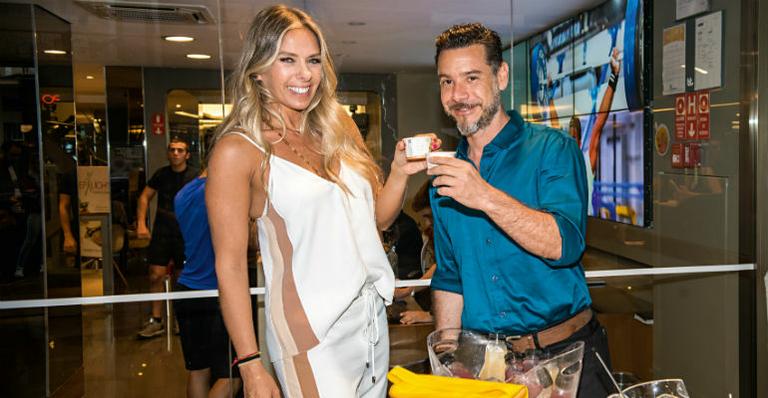 Adriane Galisteu revela seus segredos de boa forma