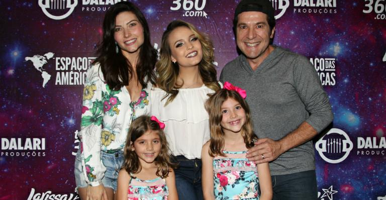 Filhas de Daniel cantam em show de Larissa Manoela