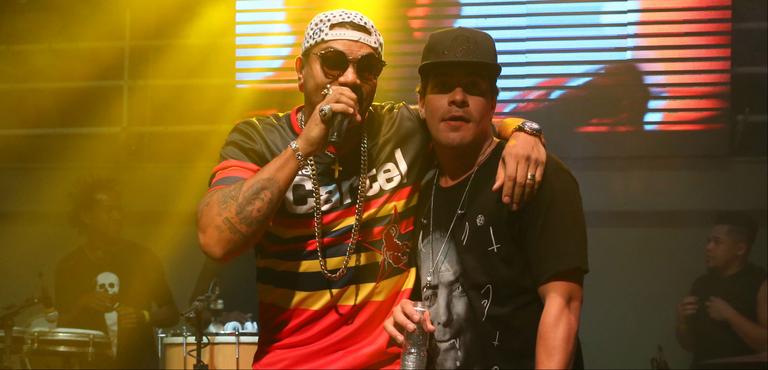 Thiago Martins solta a voz em show de Naldo