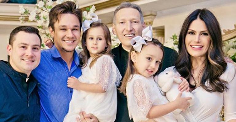 Natalia Guimarães mostra emocionante vídeo do batizado de Maya e Kiara