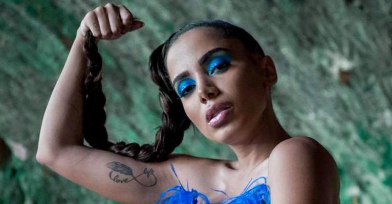 Site americano diz que Anitta contratou Xamã para clipe na Amazônia dar certo