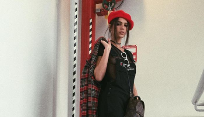Bruna Marquezine exibe look com bolsa de R$7.4 mil, é criticada e responde “A gente dorme e acorda diferente”!