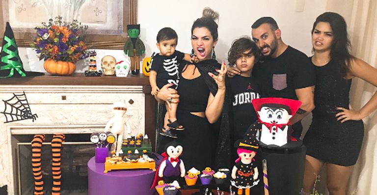 Kelly Key festeja o mêsversário do filho em clima de Halloween
