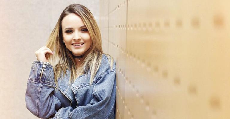 Larissa Manoela fala sobre os ex-namorados