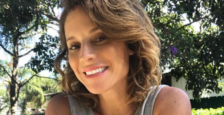 Maíra Charken mostra a barriga 20 dias após dar à luz