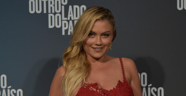 Ellen Rocche agradece autor por personagem