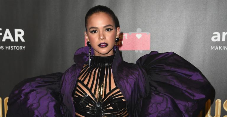 Bruna Marquezine e famosas ousam no look em festa de Halloween