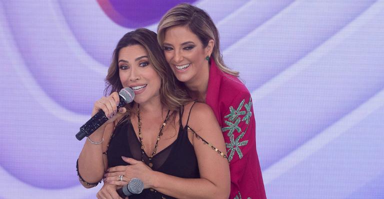 Grávida, Patricia Abravanel cai no palco do Teleton e tranquiliza fãs