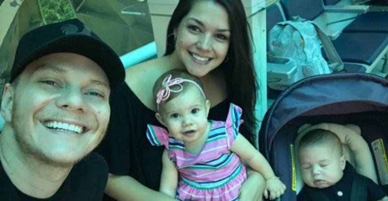 Fofura! Thais Fersoza posa com a família: “Minha vida pra eles”