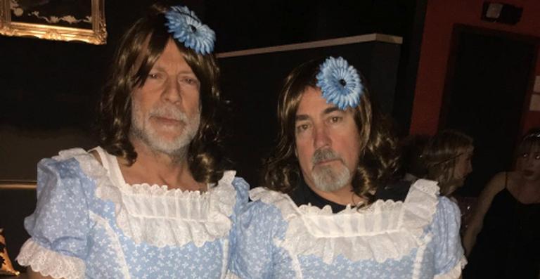 Bruce Willis usa fantasia inusitada em festa de Halloween